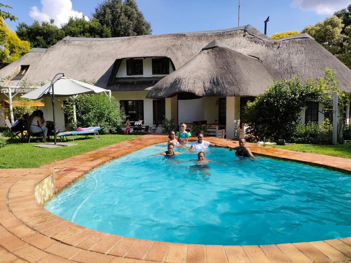 Libra Lodge Сандтон Екстер'єр фото